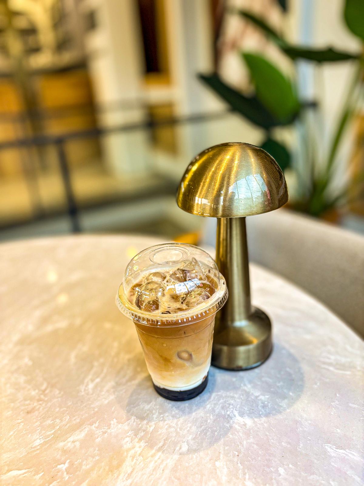 Karamelli ice latte
