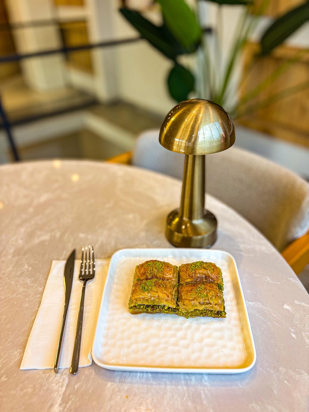 Klasik Antep Fıstıklı Baklava