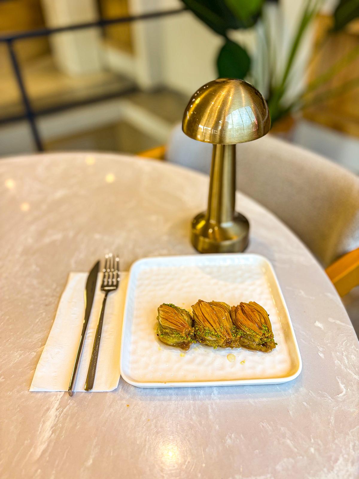 Midye Baklava